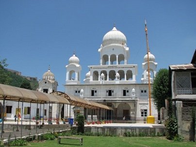 Guru Hargobind Sahib Ji – Life, Miri-Piri, Battles & Legacy | Sikhi Teachings 8