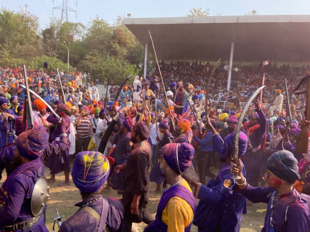 Hola Mohalla history